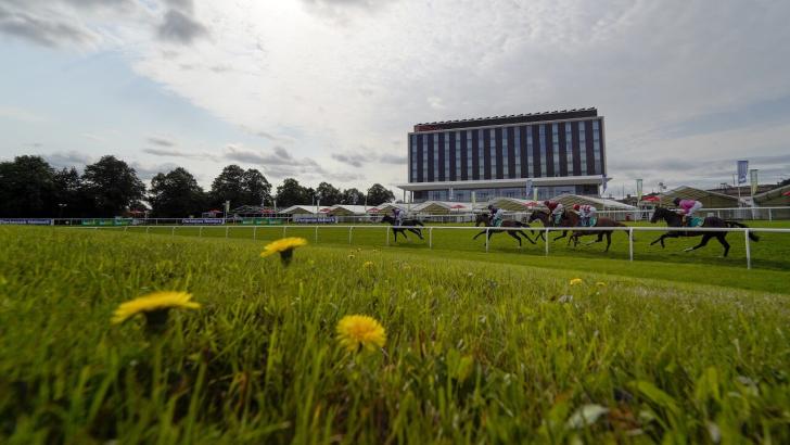 Horse racing at York